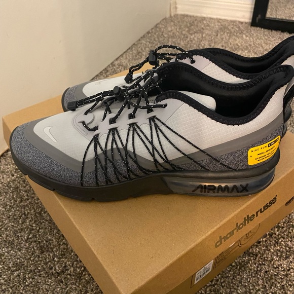 Nike Air Max - Picture 3 of 3